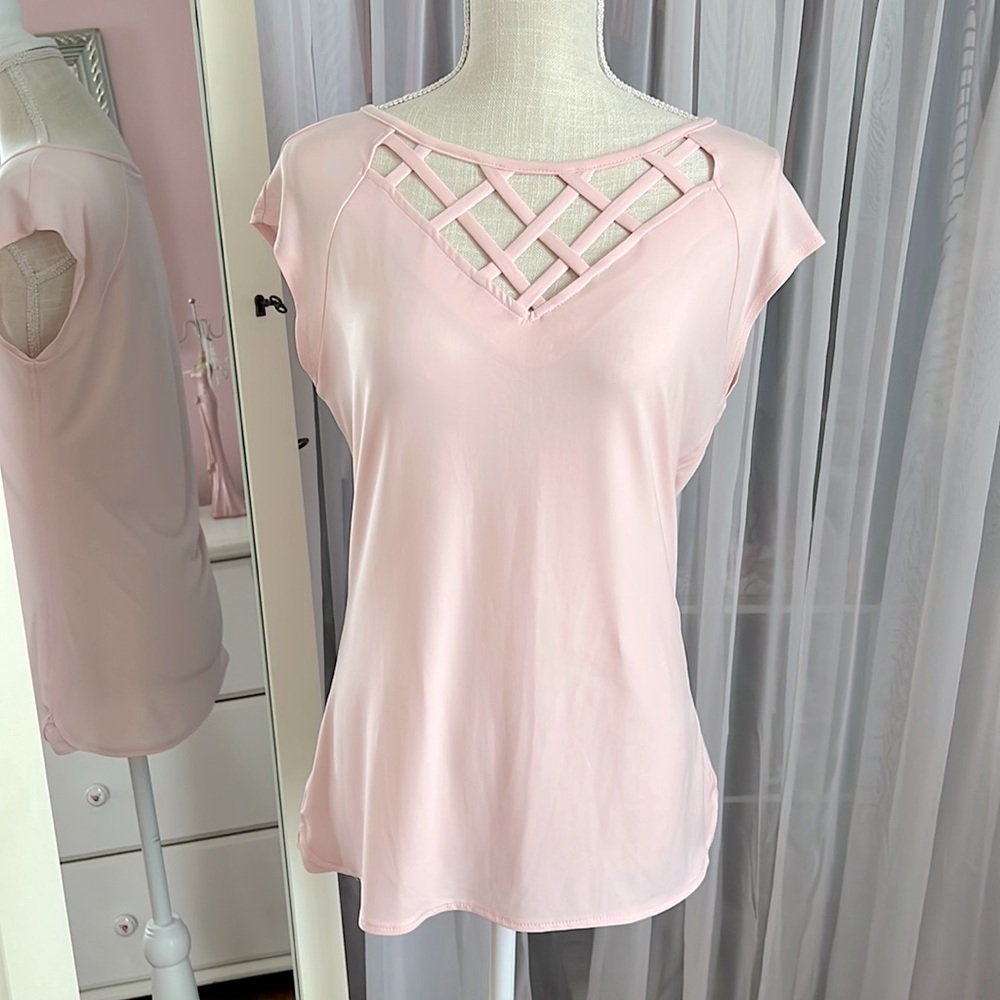 New York and Company 7th Avenue Design Studio Woman’s Top Size Medium